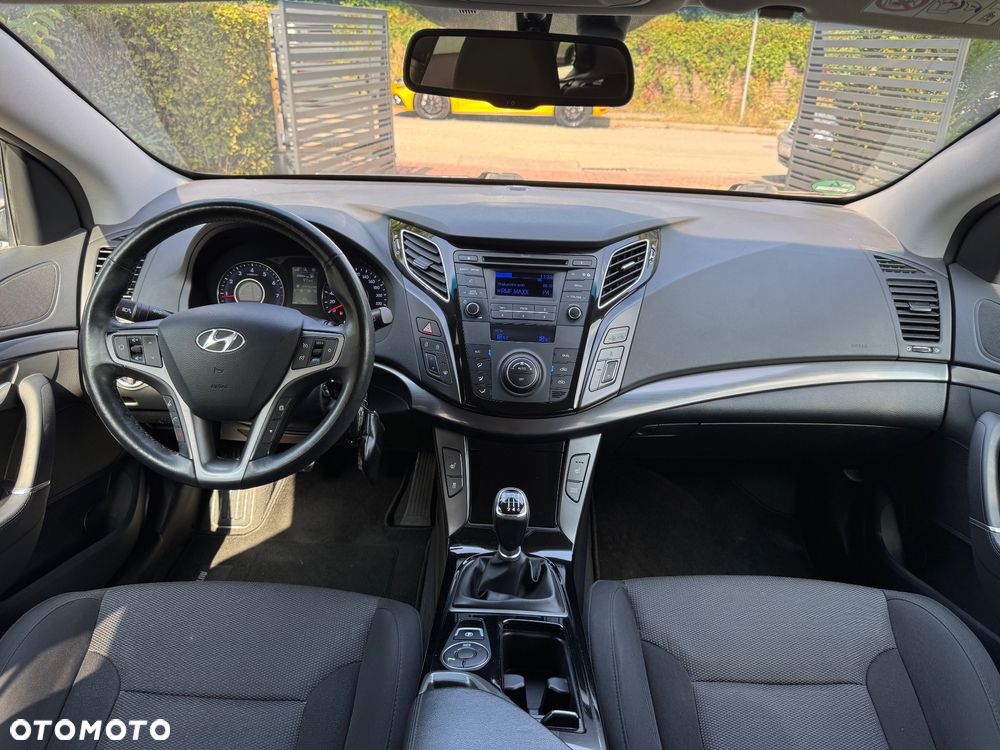 Hyundai i40 Kombi blue 1.6 Space - 17