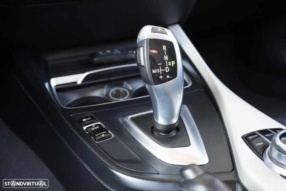 BMW 116 d Line Urban Auto - 12