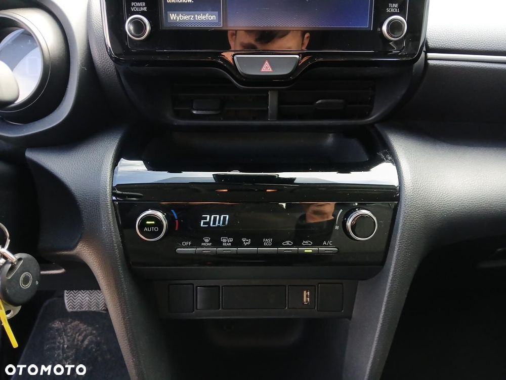 Toyota Yaris Cross Hybrid 1.5 Comfort - 30