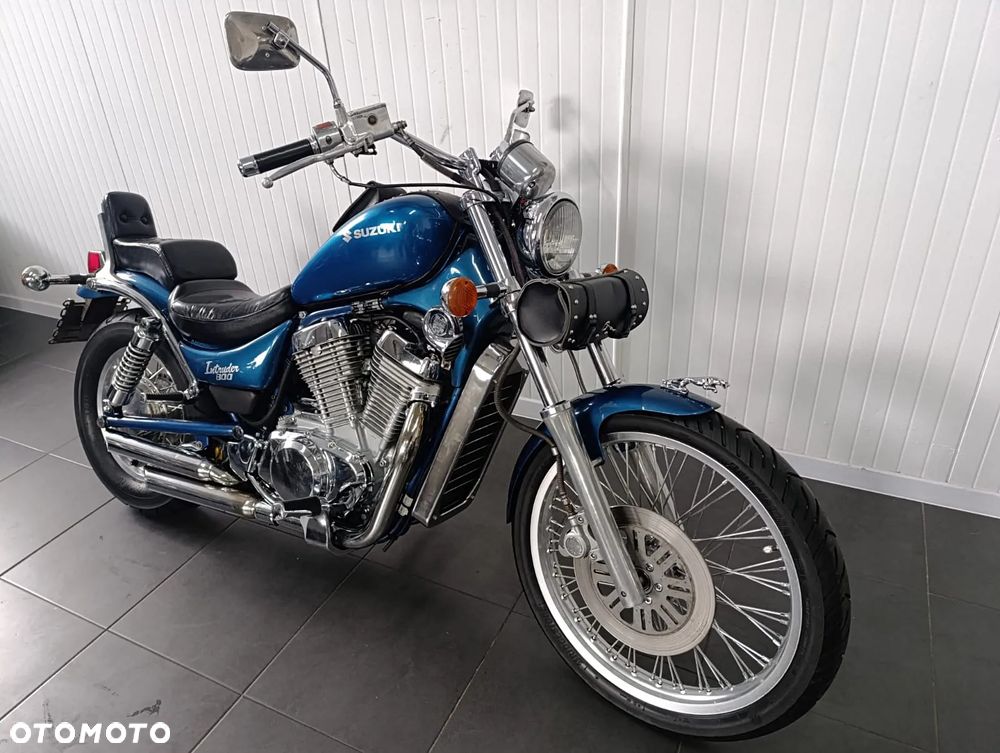 Suzuki Intruder - 13