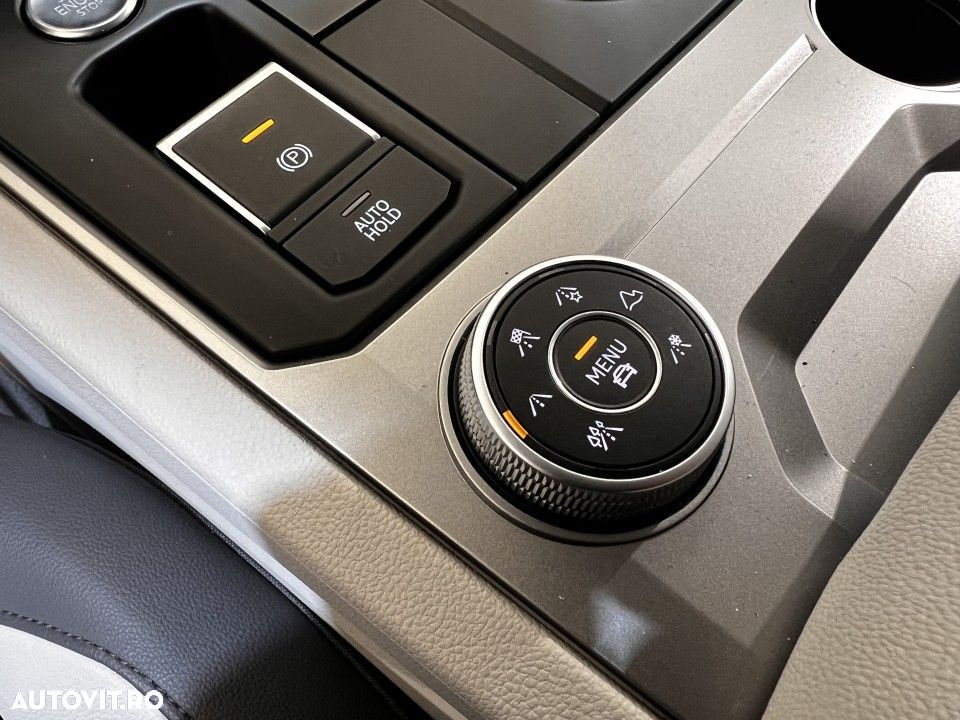 Volkswagen Touareg - 23