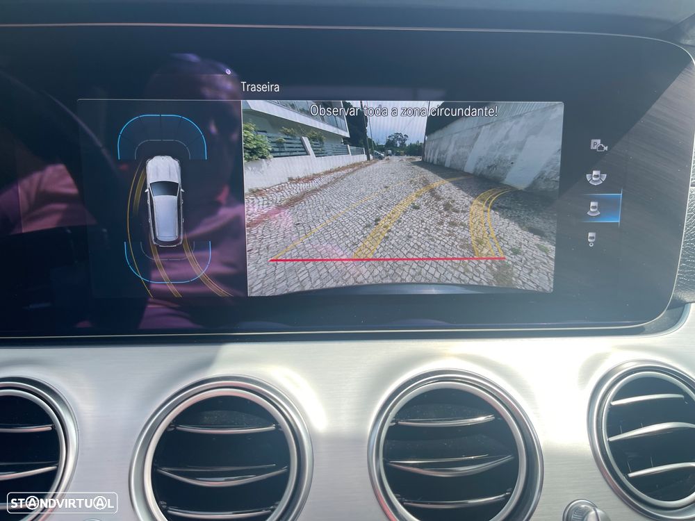 Mercedes-Benz E 300 de 4Matic 9G-TRONIC AMG Line - 29