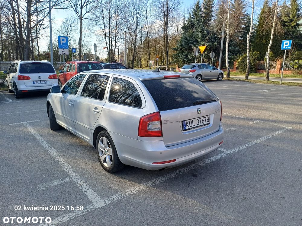 Skoda Octavia 2.0 TDI DPF Elegance - 2