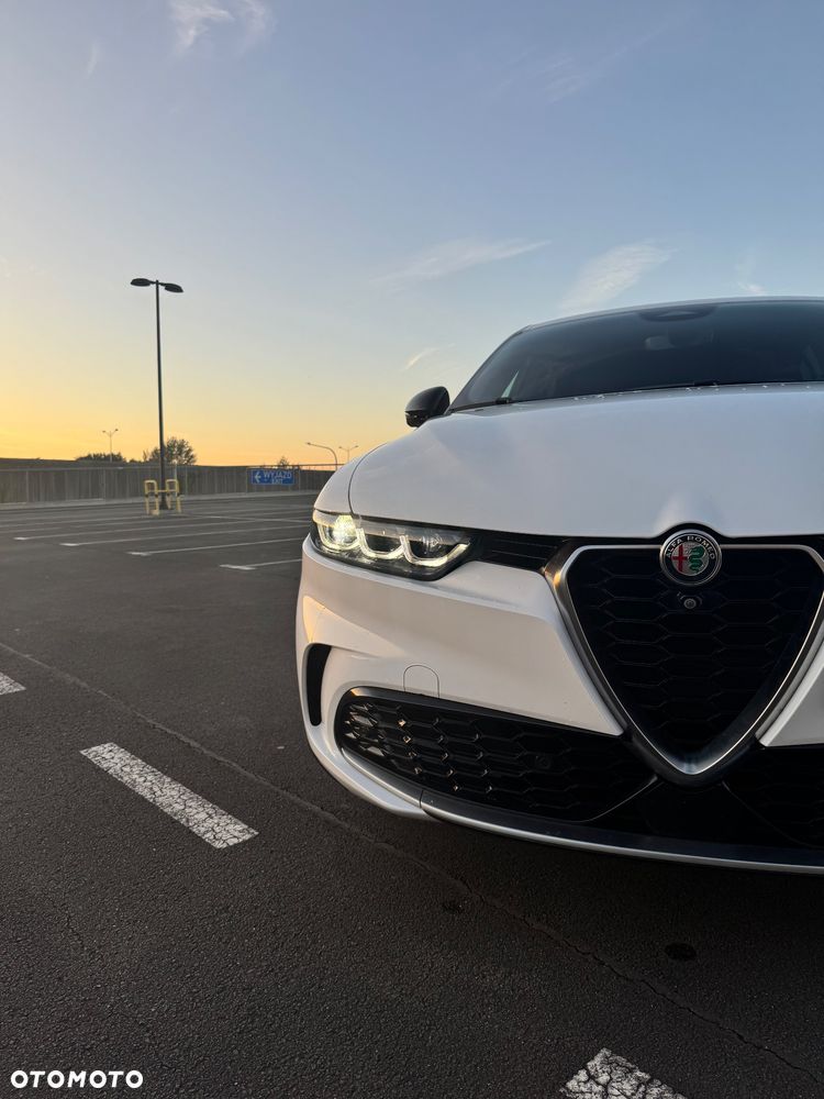 Alfa Romeo Tonale 1.5 T4 GSE mHEV TI DCT - 16