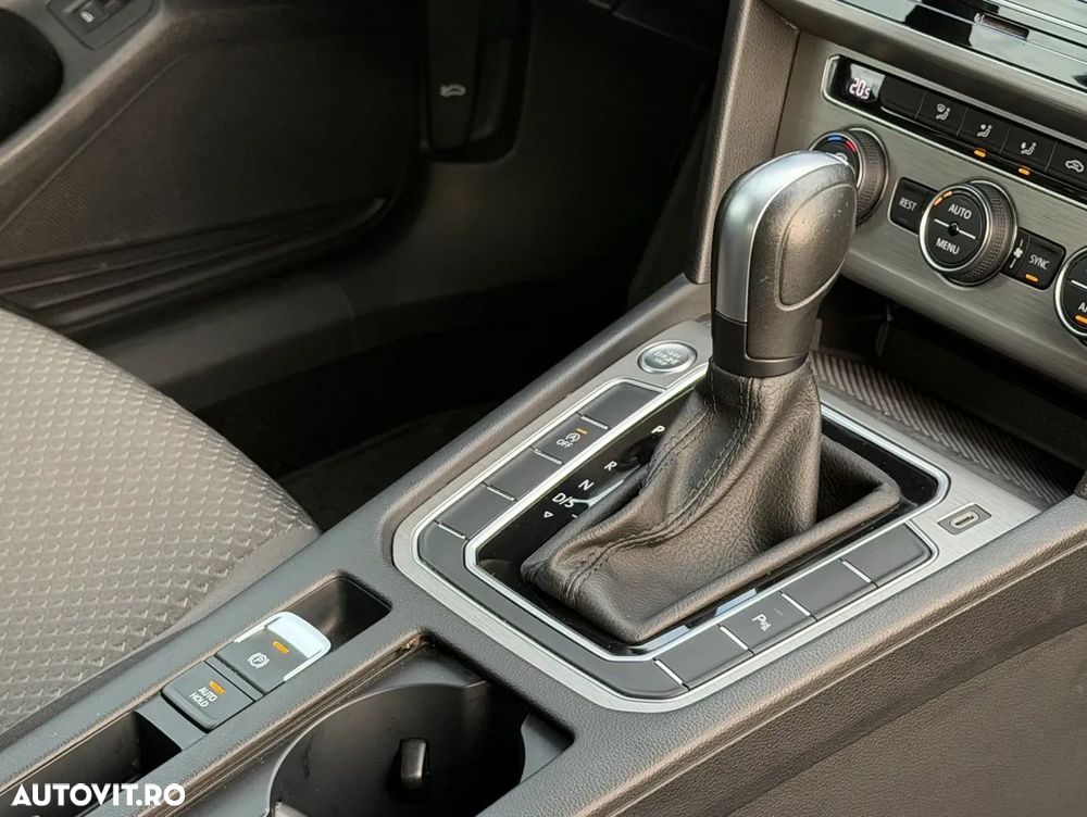 Volkswagen Passat 1.5 TSI OPF DSG Business - 12