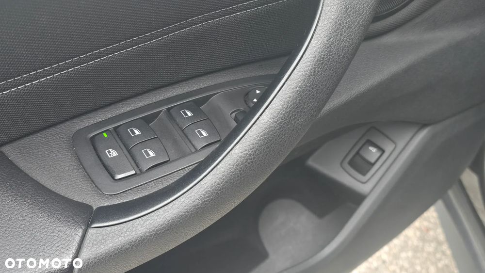 BMW X1 sDrive18i - 25