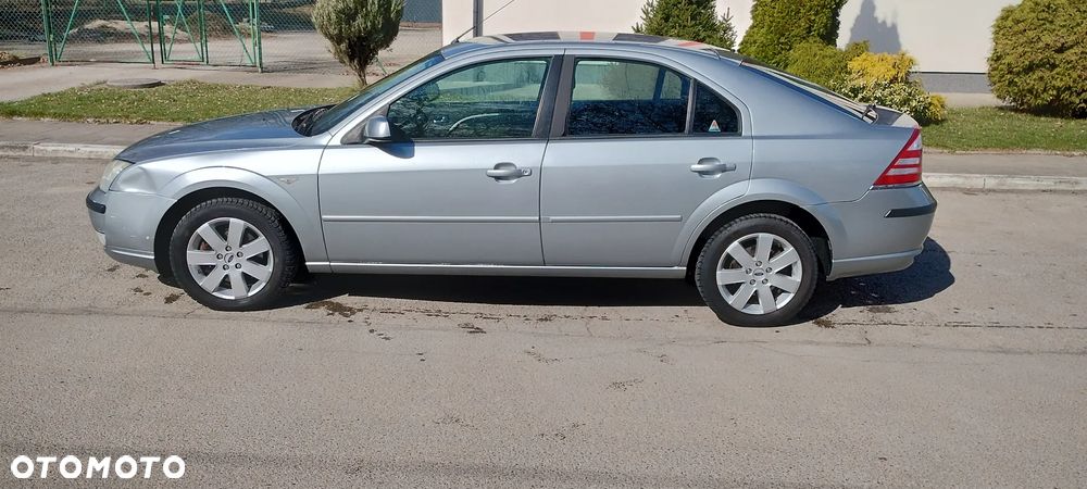 Ford Mondeo 1.8 Ghia - 2