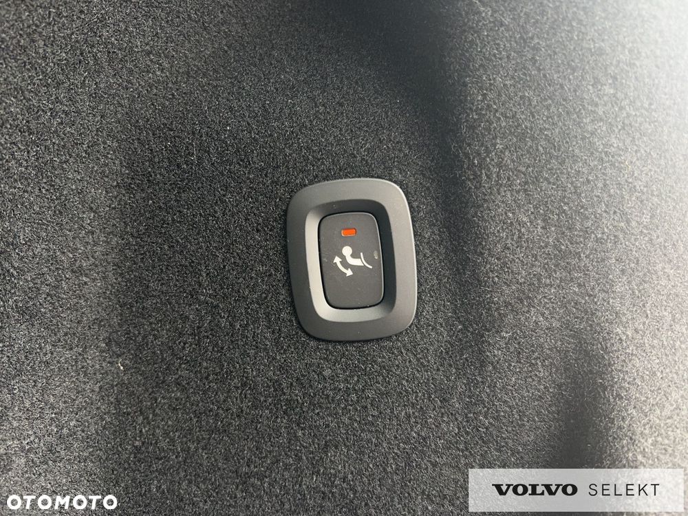 Volvo XC 60 B5 B AWD Ultra Black Edition - 26