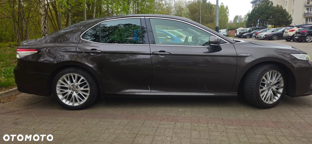 Toyota Camry 2.5 Hybrid Executive CVT - 6