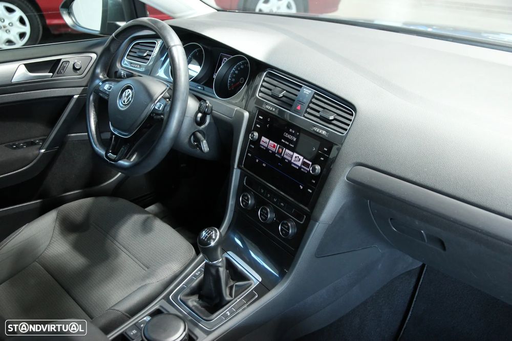 VW Golf 1.0 TSI Confortline - 8