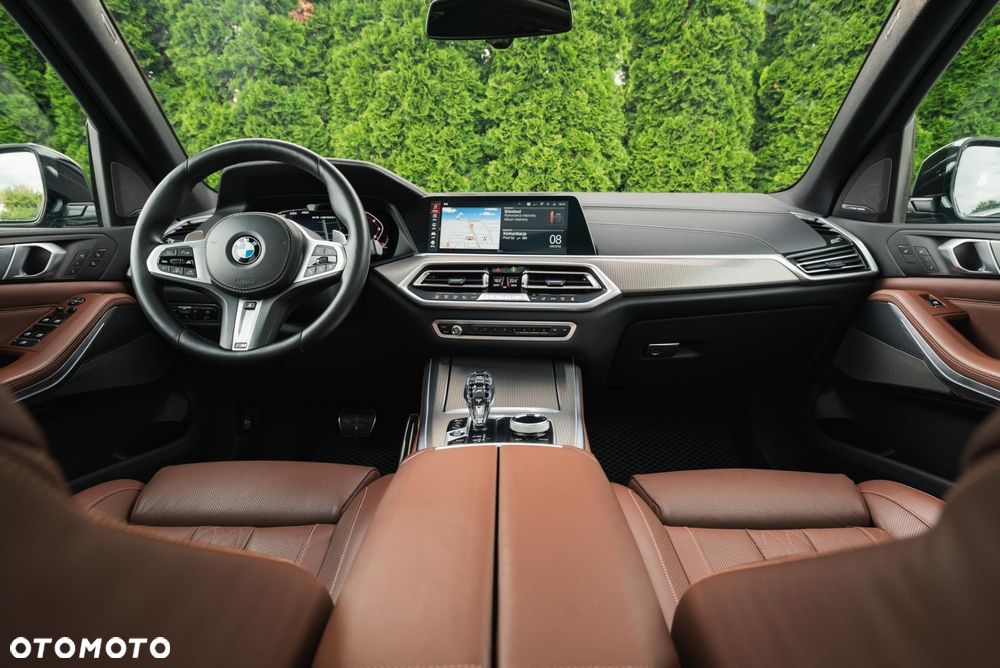 BMW X5 M50i - 10