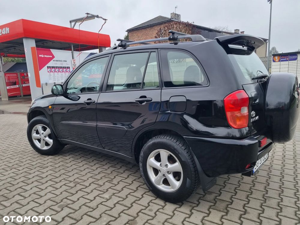 Toyota RAV4 2.0 VVT-i 4x4 - 11
