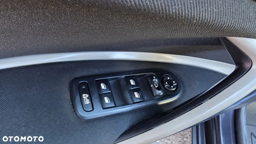 Citroën C5 2.0 HDi Dynamique Equilibre Navi - 15