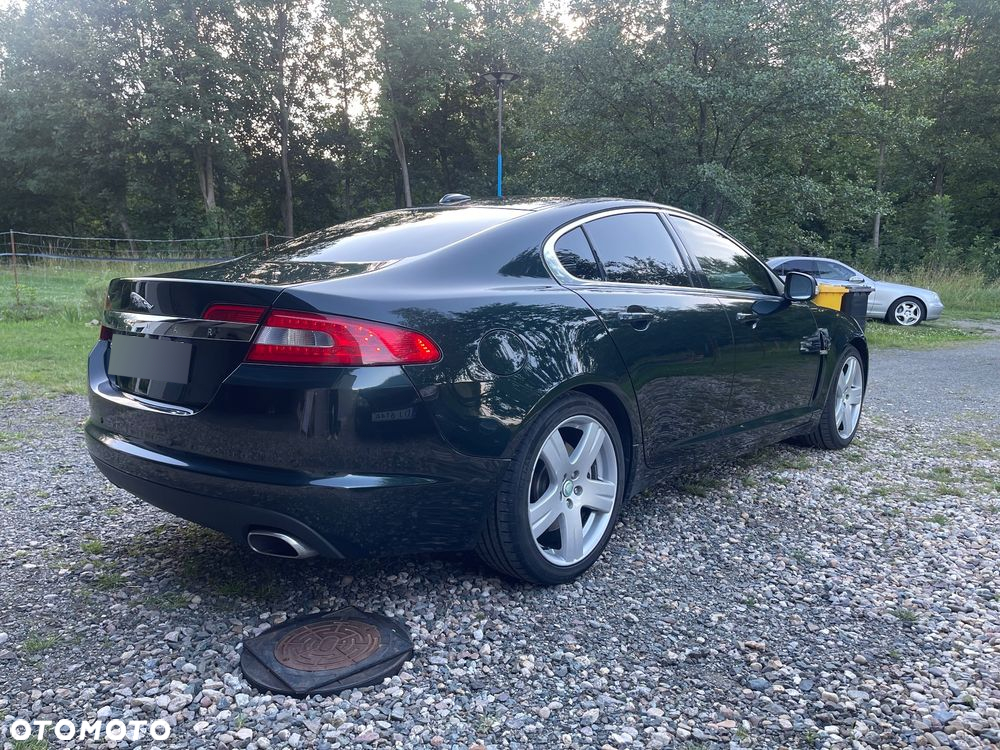 Jaguar XF 2.7 V6 D Luxury - 29