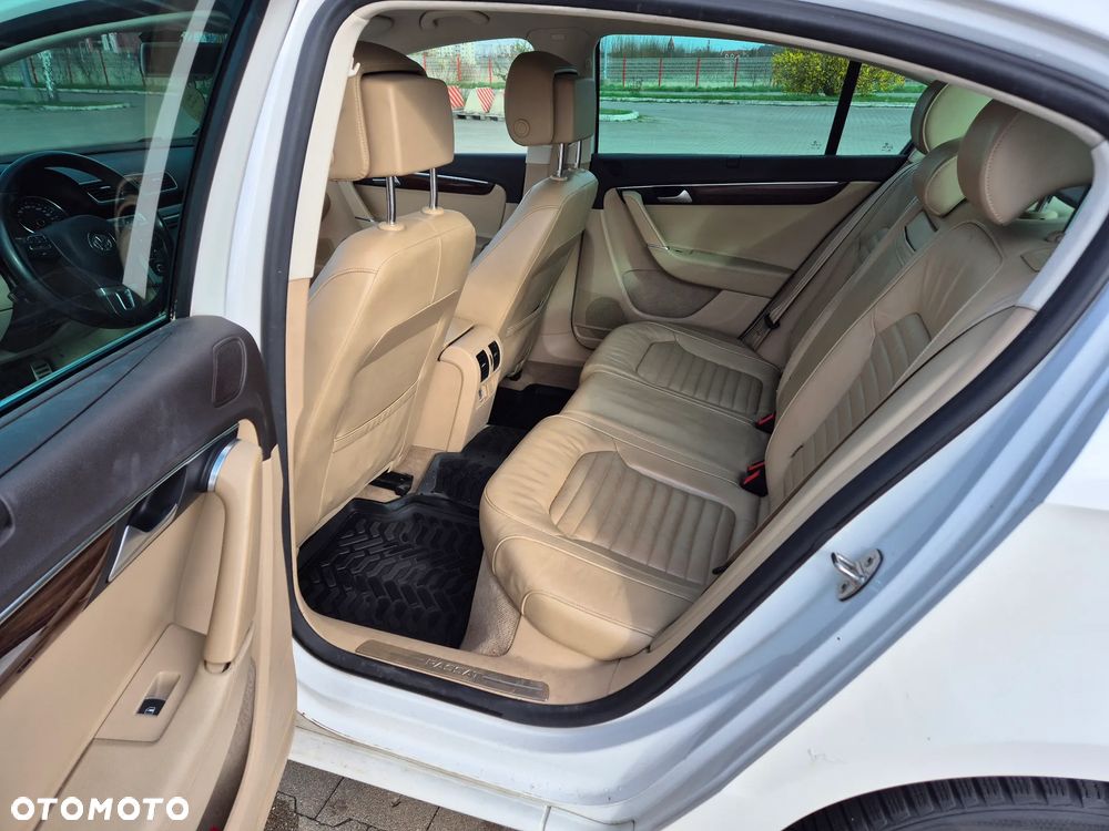Volkswagen Passat 2.0 TDI Highline DSG - 8