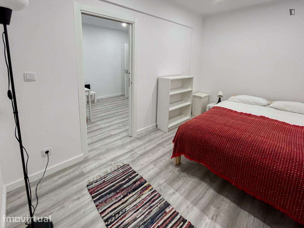 Quarto - localizado em Amadora Lisbon - Grande imagem: 2/18