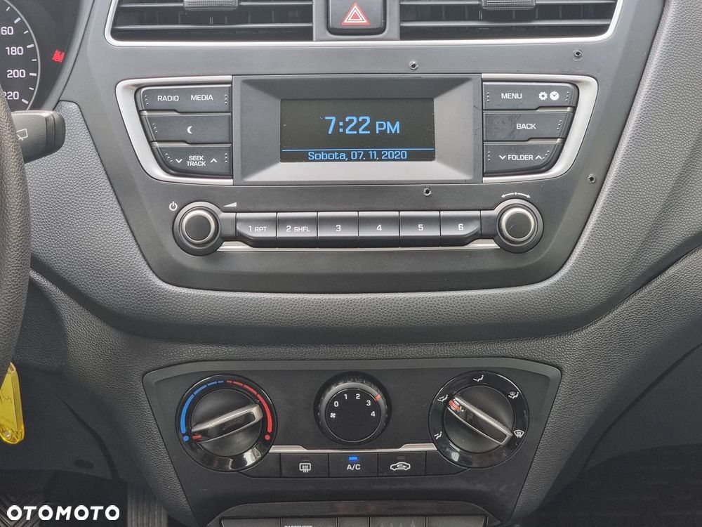 Hyundai i20 1.2 BlueDrive Classic + - 29