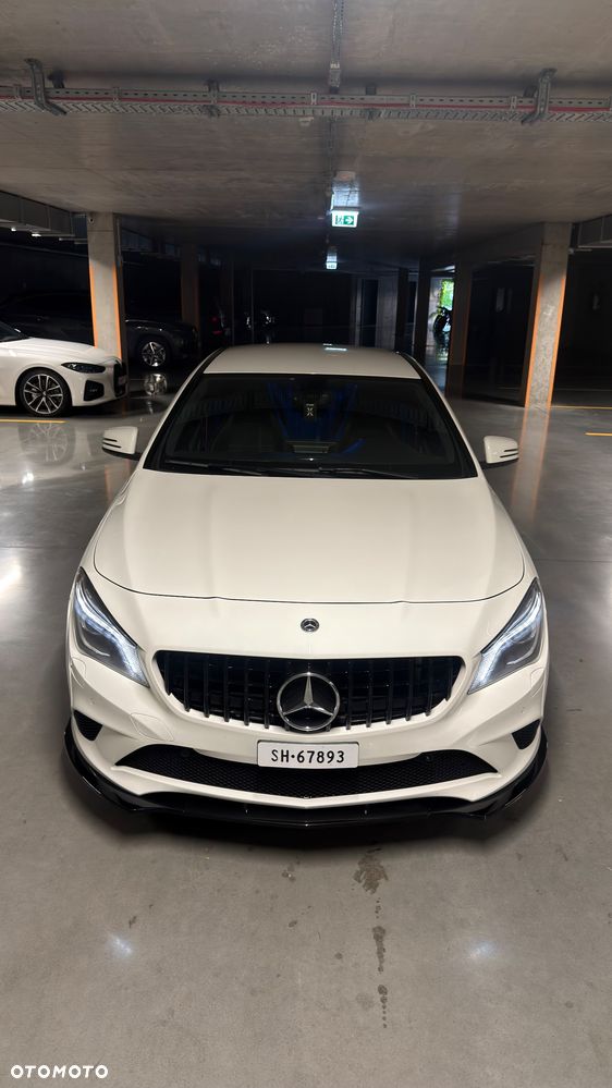 Mercedes-Benz CLA 200 7G-DCT AMG Line - 11