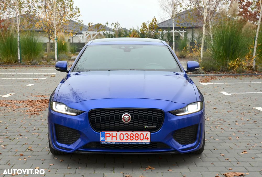 Jaguar XE 2.0 AWD R-Sport - 35