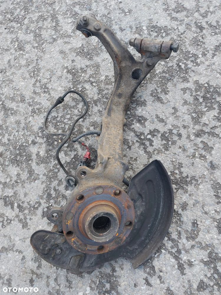 ZWROTNICA PRAWA AUDI A4 B5 PASSAT B5 FL ZELIWNA SLASK WYSYLKA - 1