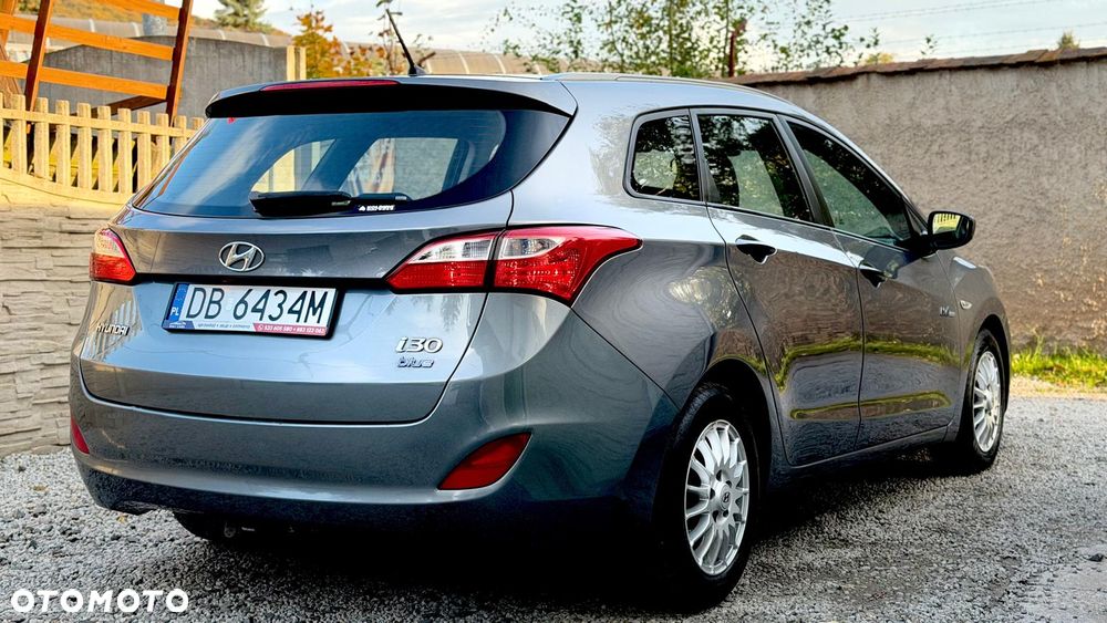 Hyundai i30 blue 1.6 CRDi Style - 9