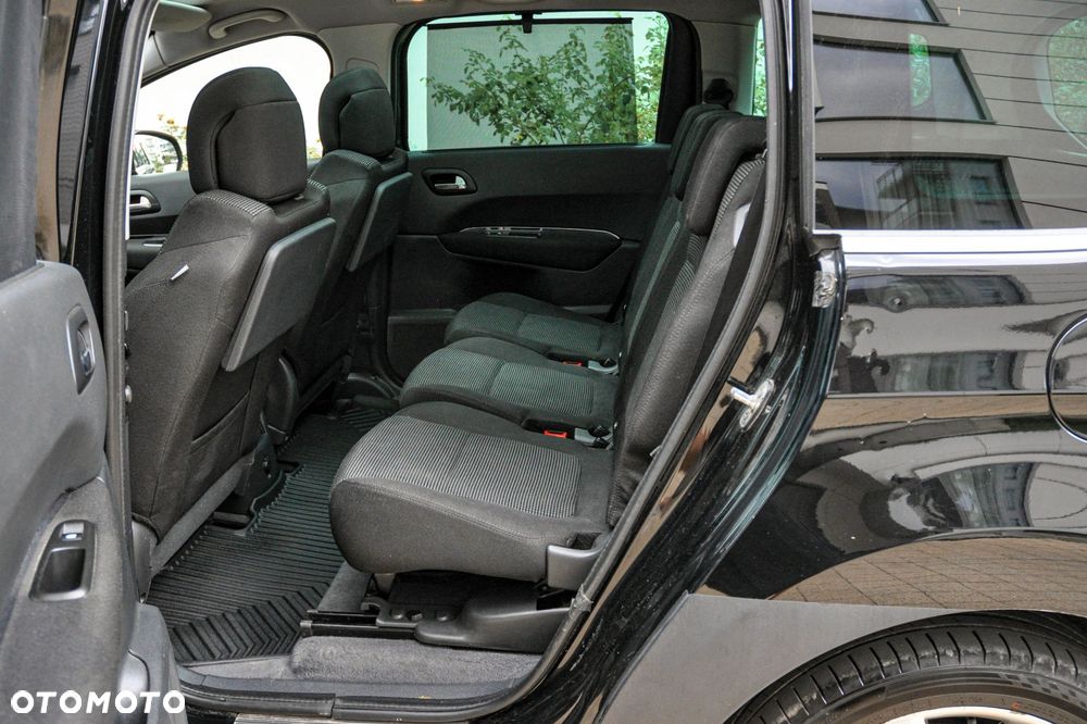 Peugeot 5008 - 8