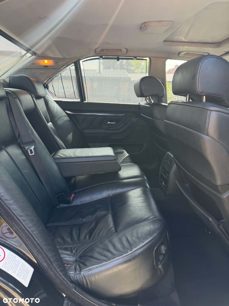 BMW Seria 7 740i - 19