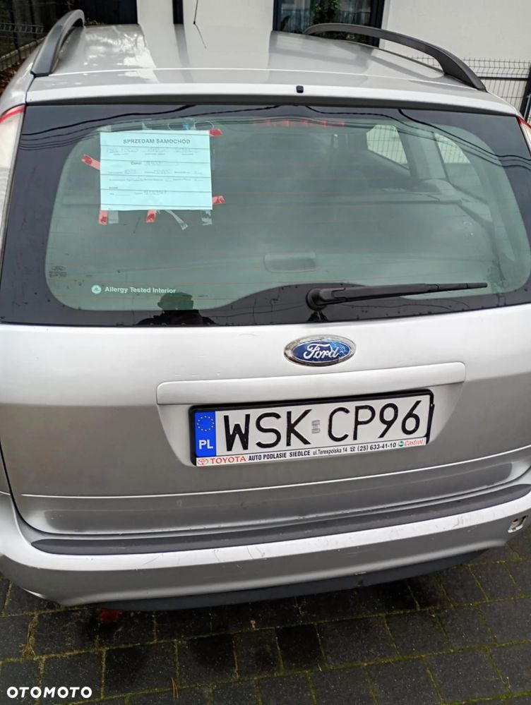 Ford Focus SW - 13