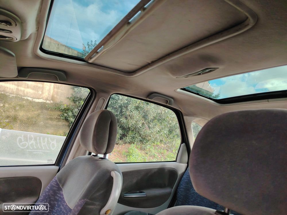 Renault Scénic 1.4 16V Dynamique - 5