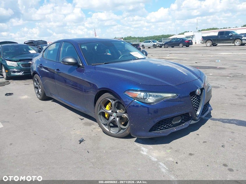 Alfa Romeo Giulia 2.0 Turbo 16V AT8-Q4 Veloce - 37