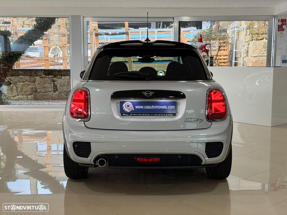 MINI 5 Portas Cooper D - 16