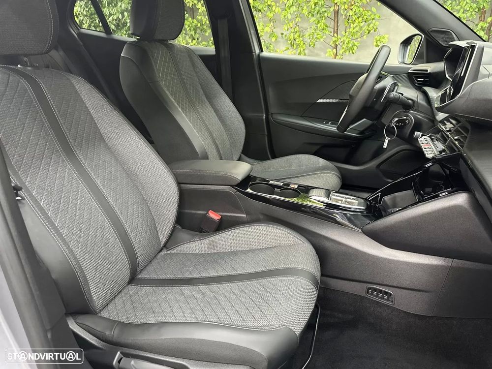 Peugeot 2008 Hybrid 136 e-DSC Allure - 16