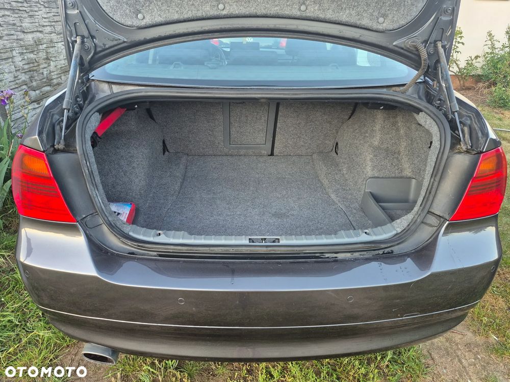 BMW Seria 3 318i - 8