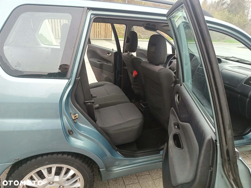 Mitsubishi Space Star 1.6 Avance - 24