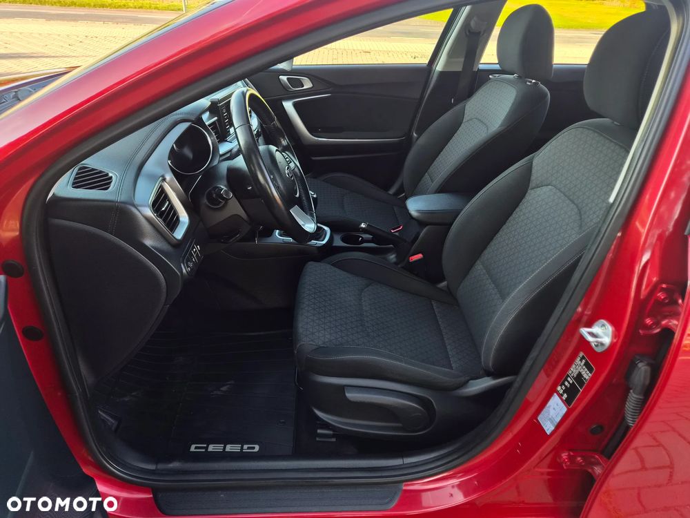 Kia Ceed 1.4 CVVT Dream Team Edition - 10