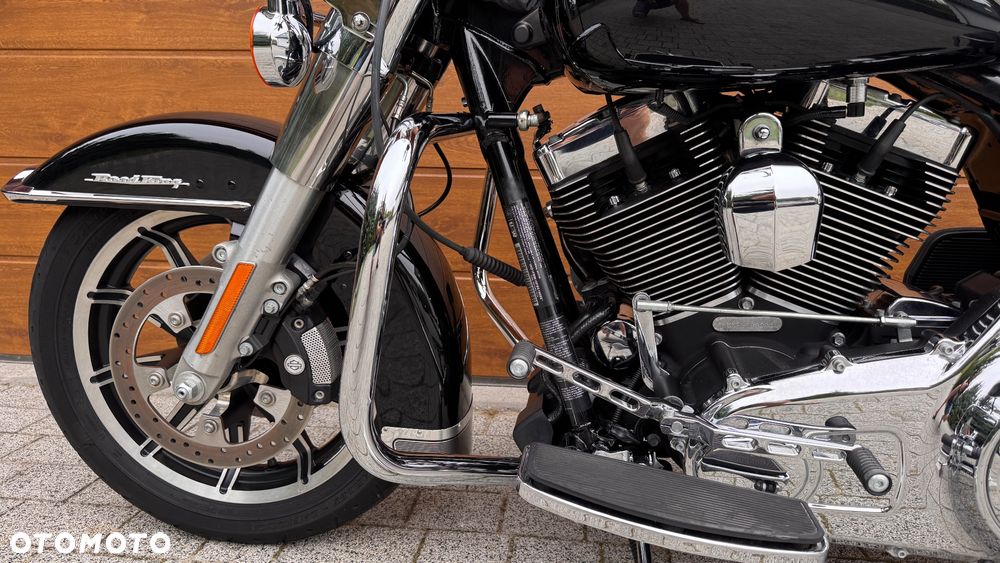 Harley-Davidson Touring Road King - 23