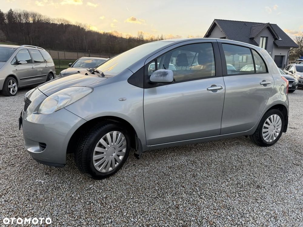 Toyota Yaris 1.3 VVT-i Sol - 10
