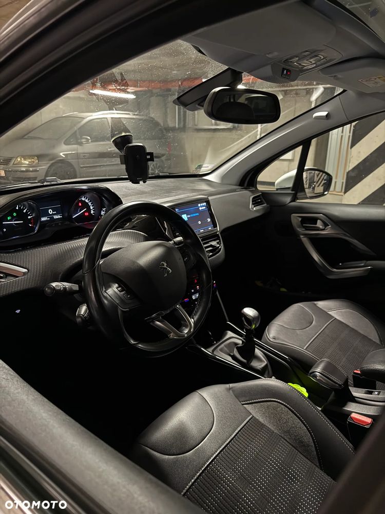 Peugeot 2008 1.2 PureTech Allure S&S - 4