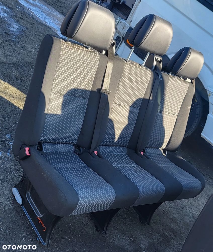 VW CRAFTER 13r FOTEL ŁAWKA KANAPA TYŁ - 1