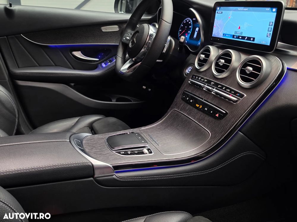Mercedes-Benz GLC 300 e 4Matic 9G-TRONIC AMG Line Plus - 37