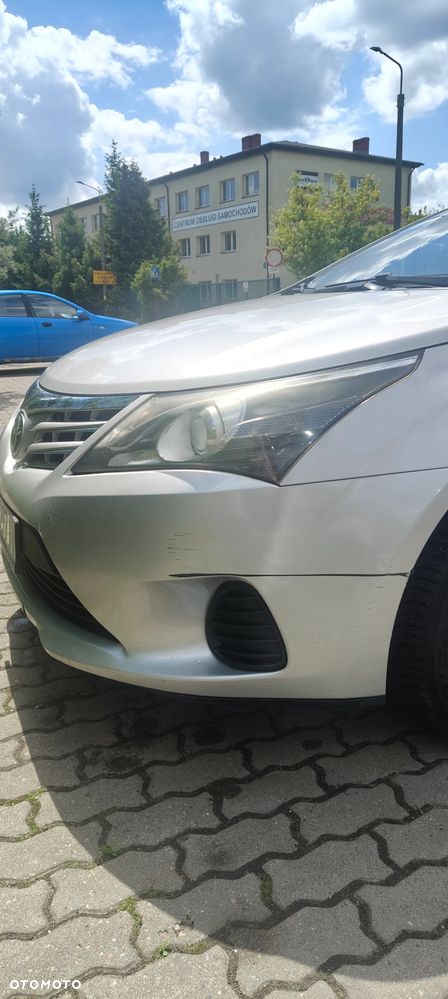 Toyota Avensis 1.8 Active MS - 14