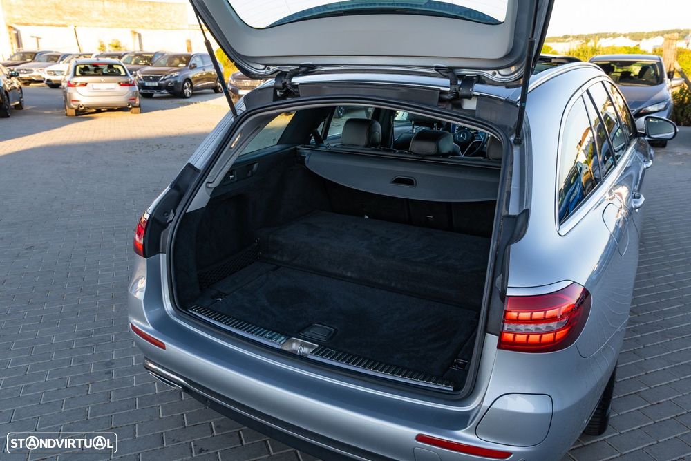 Mercedes-Benz E 300 de Avantgarde 4Matic - 11