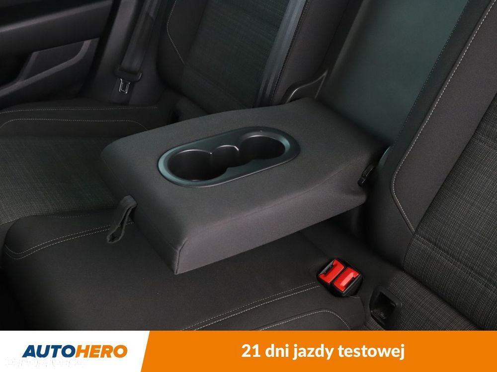 Volkswagen Passat - 37