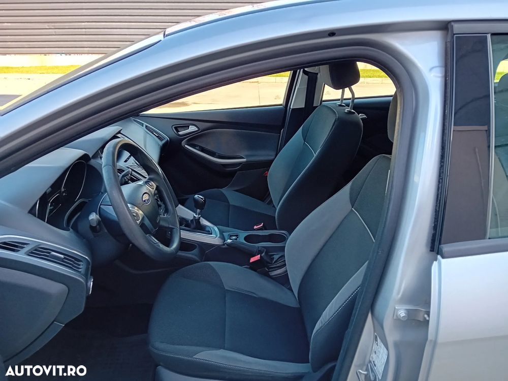Ford Focus 1.6 TDCi DPF SYNC Edition - 6