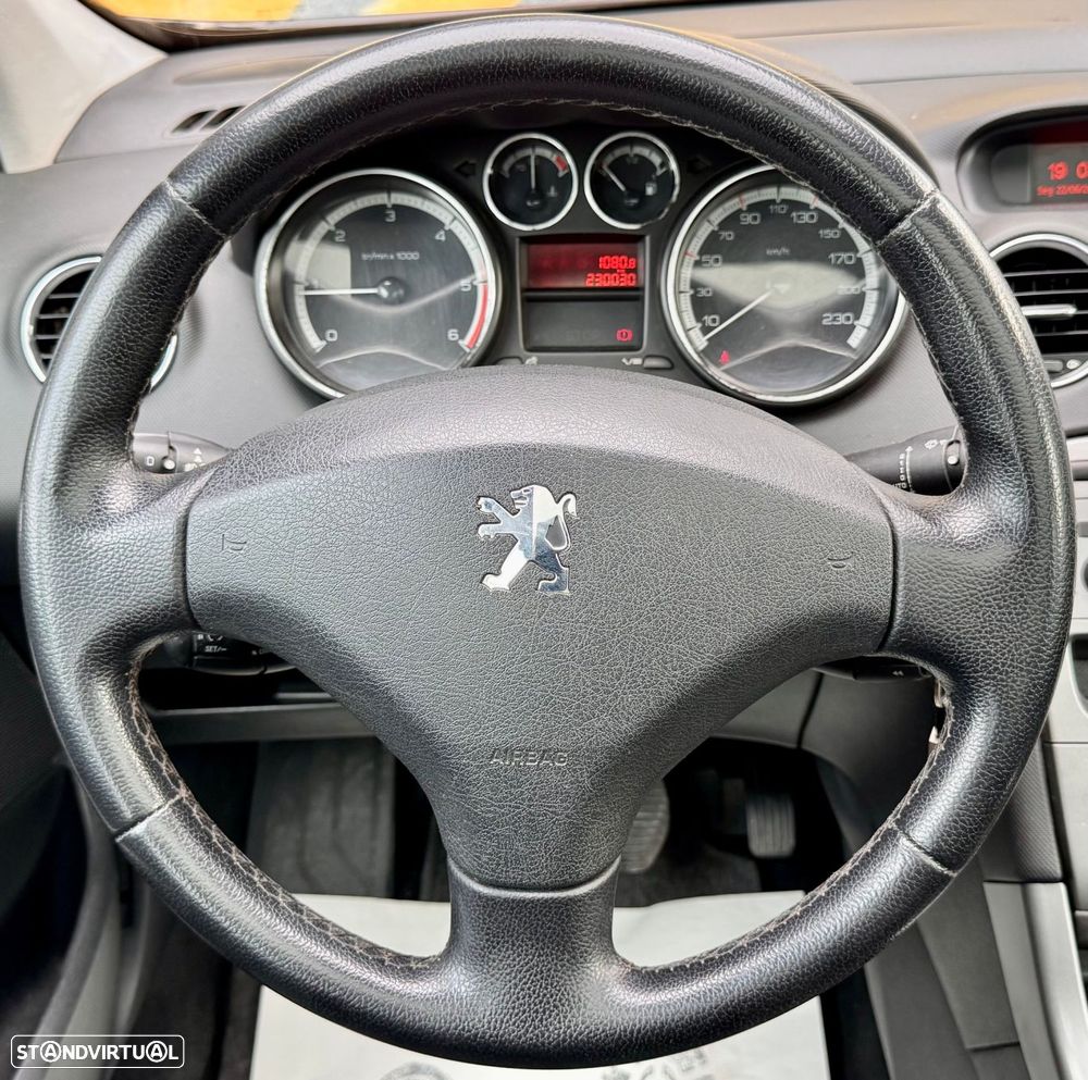 Peugeot 308 SW 1.6 HDi Executive CVM6 - 19