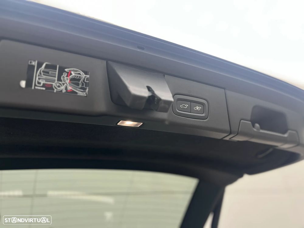 Volvo V90 2.0 T6 PHEV Plus Dark AWD - 14