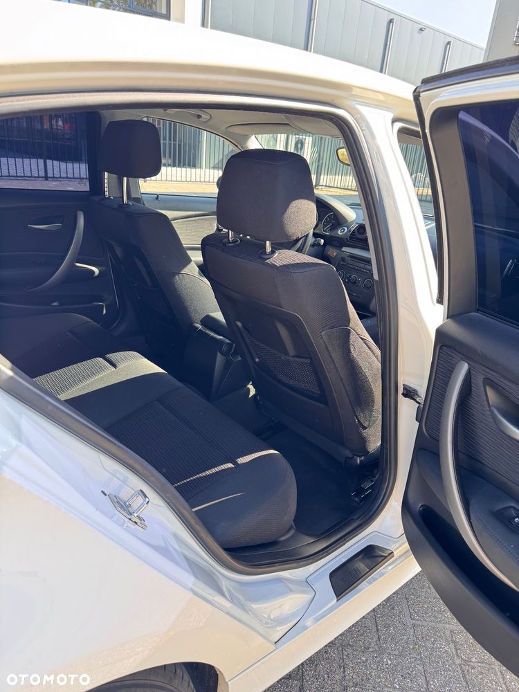 BMW Seria 1 116i - 10
