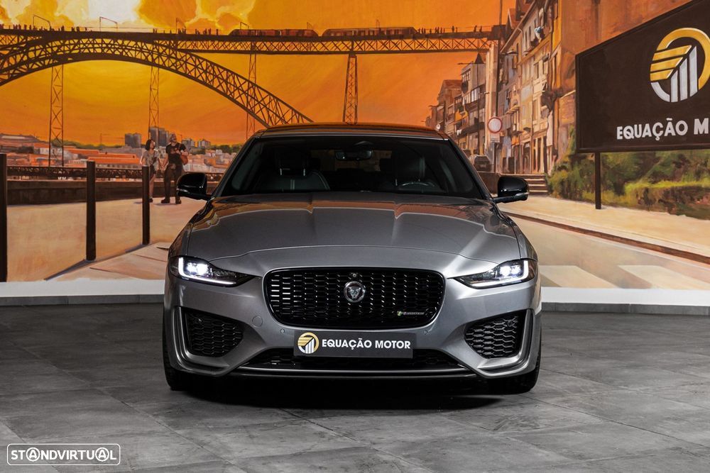 Jaguar XE 2.0 D200 R-Dynamic Black - 3