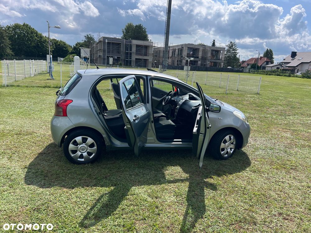 Toyota Yaris 1.0 Terra A/C - 12