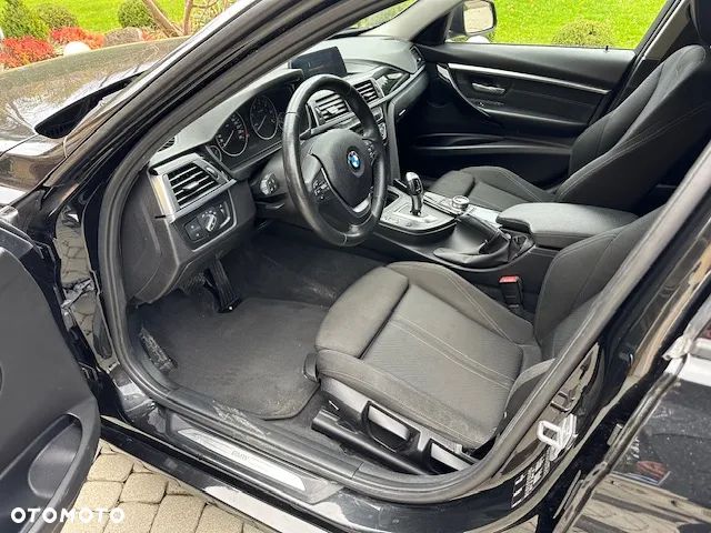 BMW Seria 3 318d Sport Line - 10